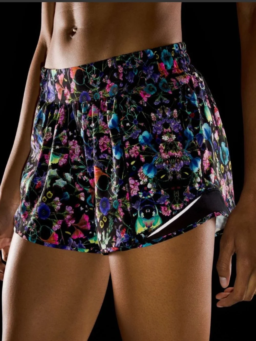 Lululemon Hotty Hot Low-Rise Lined Short 4